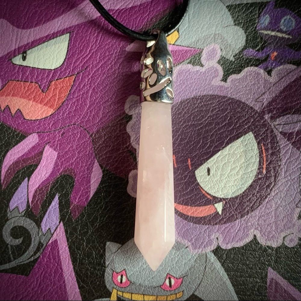 Rose quartz point pendant necklace